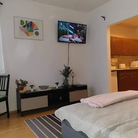 Relax Apartman Veresegyhaz Exterior photo